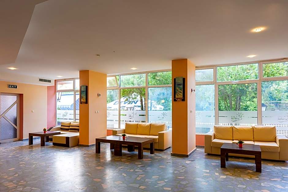 Хотел Ескана