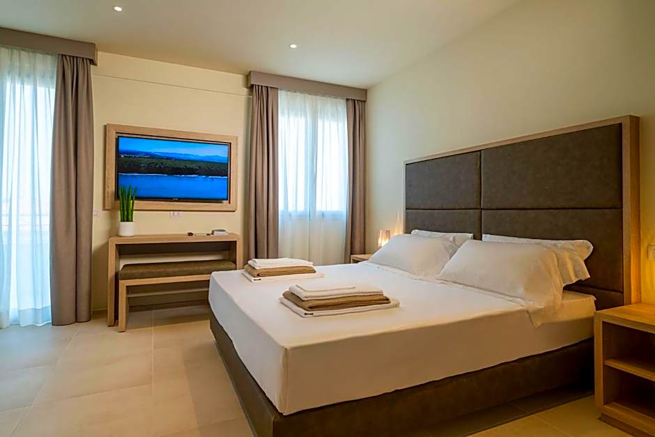 Palace Lido Hotel & Suites