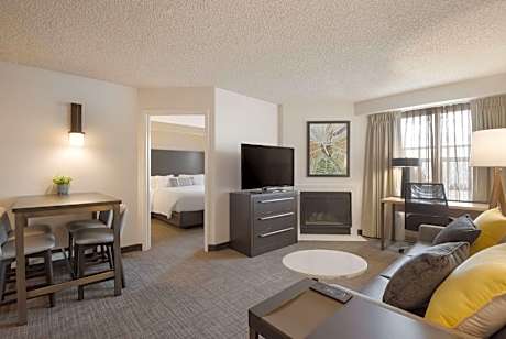 Two Bedroom Suite - King in Each with Roll-In Shower - Mobility / Hearing Accessible