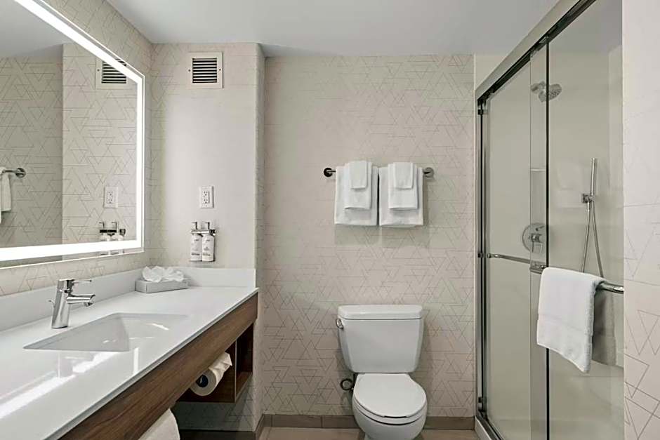 Holiday Inn Express Hotel & Suites Lincoln-Roseville Area By IHG