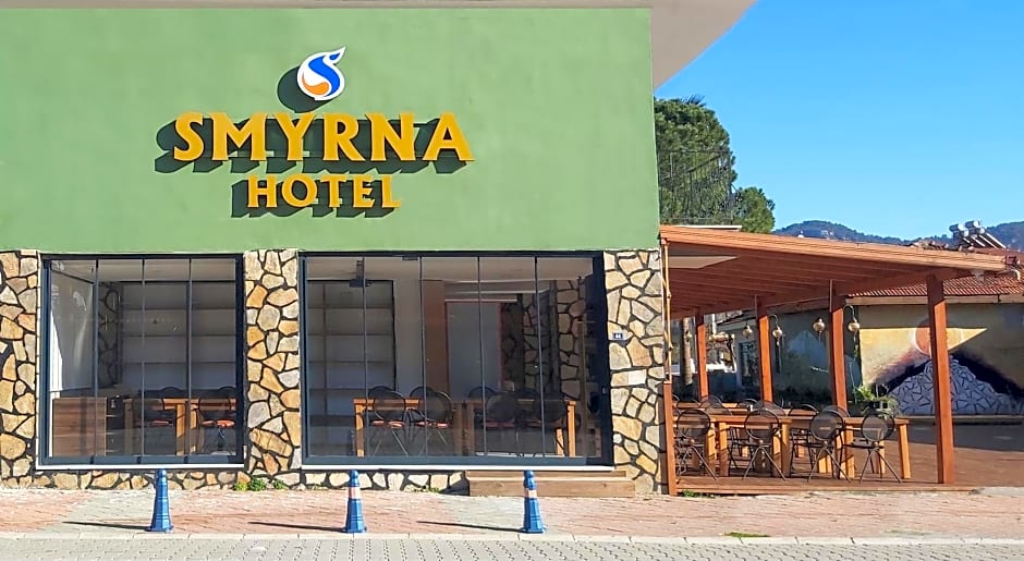 Smyrna Hotel - Old Patio