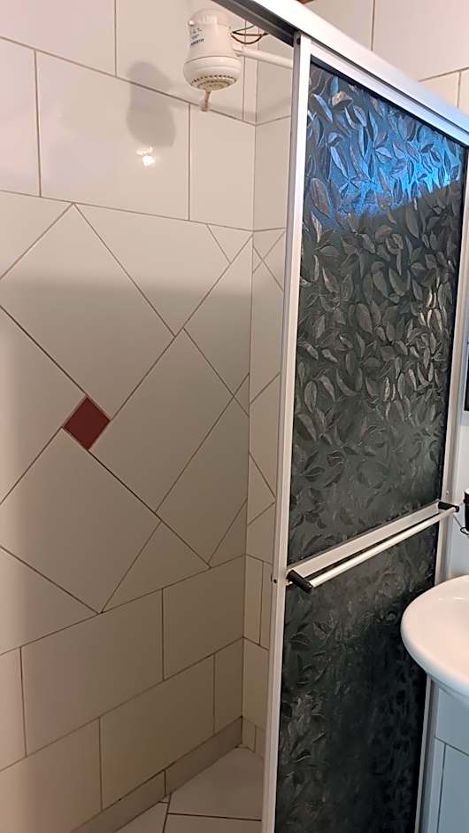 Pousada Sobre as Ondas - ILHA DO MEL - PR