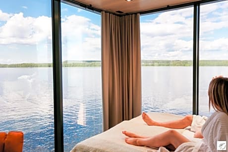 Premium Suite over the lake