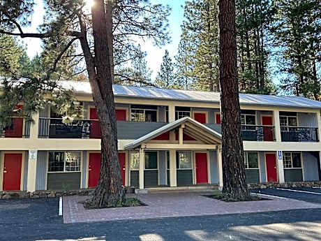 Crater Lake Gateway - Hwy 140