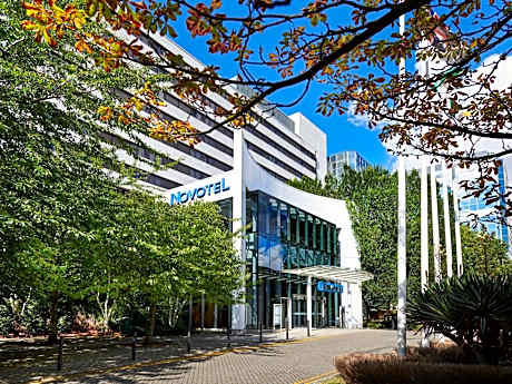 Novotel London West