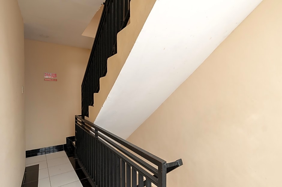 Urbanview Hotel Syariah Residence Medan by RedDoorz