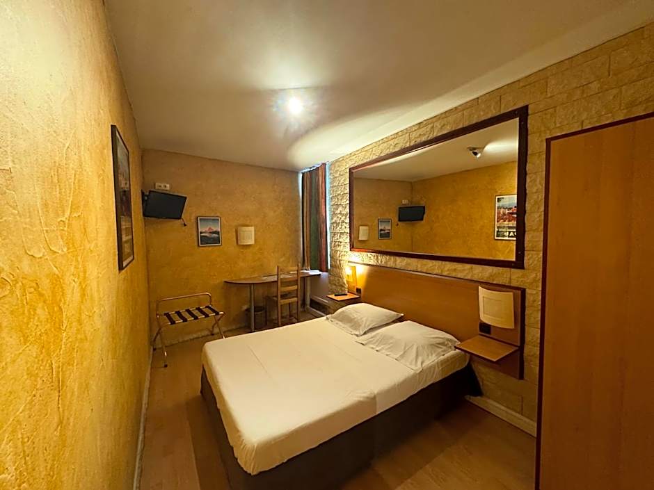 Hôtel Bosquet Pau Centre - Self Check In Budget Hotel