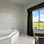 Crown Pointe Lodge; BW Signature Collection