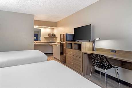 2 Double Beds Non-Smoking Kitchenette Microwave And Refrigerator Continental Breakfast