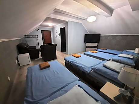 Quadruple Room with Private Bathroom