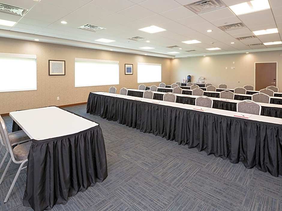 Holiday Inn Express and Suites Kalamazoo West By IHG