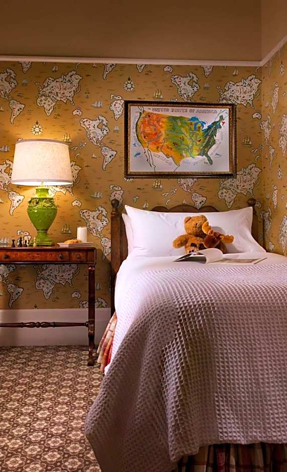 Photo 1 of 2 of Family Luxury 3 Bedroom 1 King Bed and 2 Twin Beds Suite