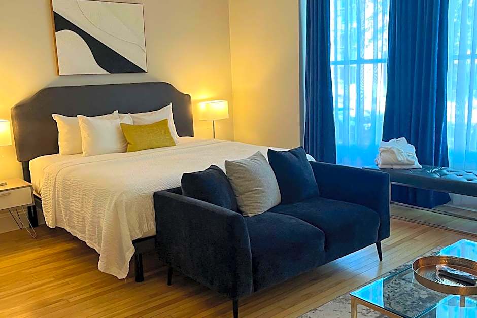 Quality Inn & Suites Downtown