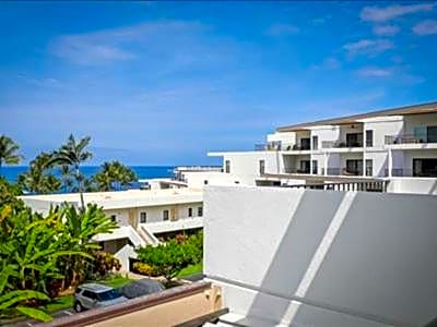 Royal Sea Cliff Kona By Outrigger