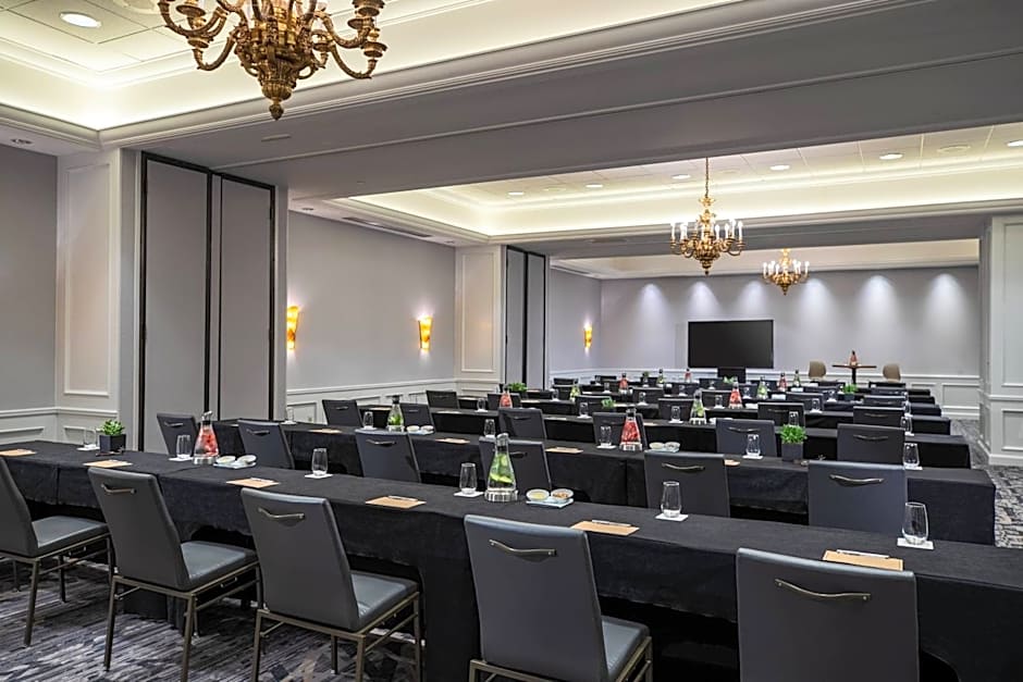 Renaissance by Marriott Dallas Addison Hotel