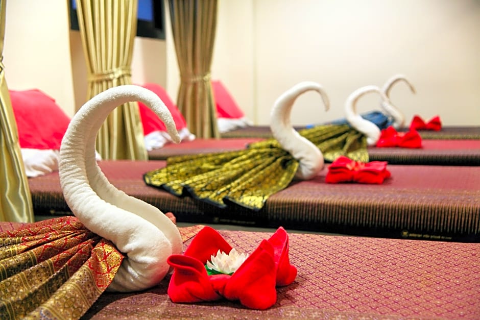 Tuk Tuk Hostel by ZUZU