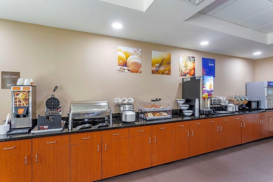 Comfort Inn & Suites Atoka-Millington