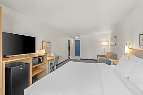 King Room with Sofa Bed - Non-Smoking