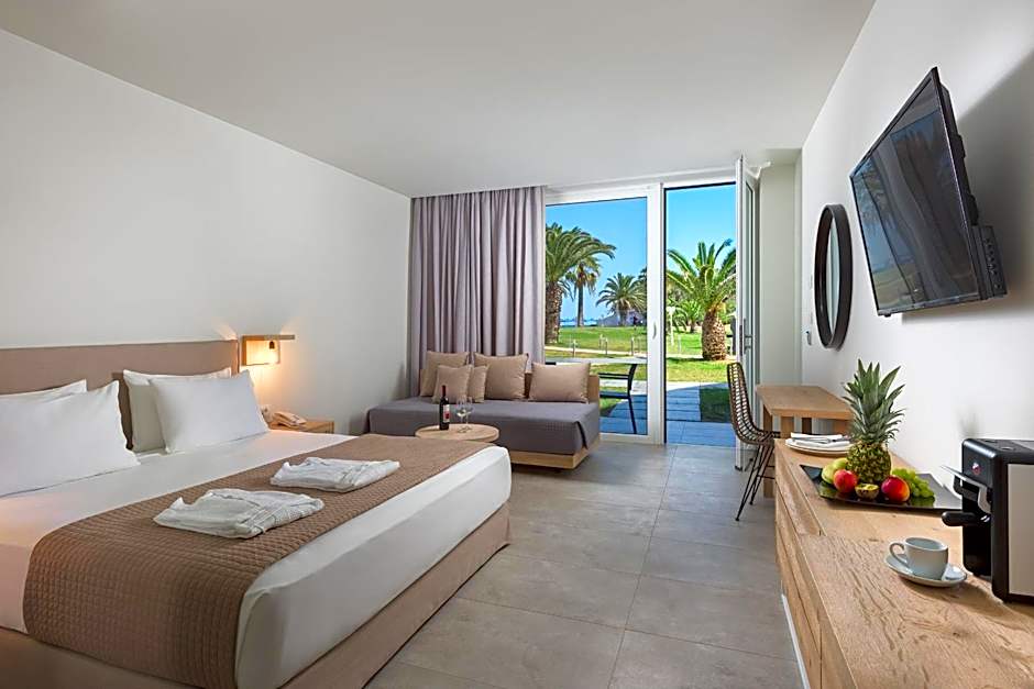 Photo 1 of 4 of Premium Guestroom, Seafront