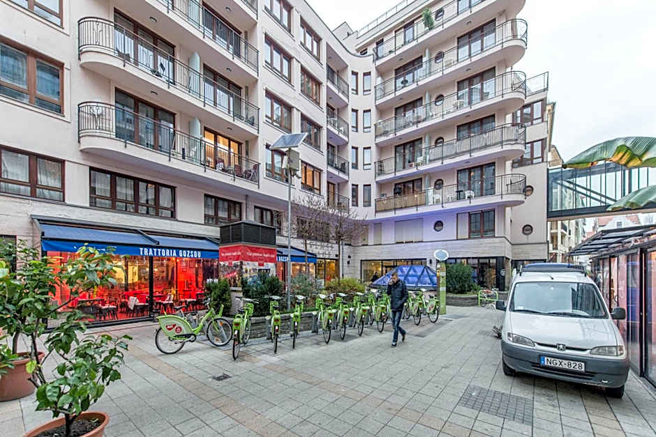 Mango Aparthotel