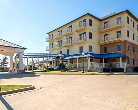 Quality Inn Tulsa-Downtown West