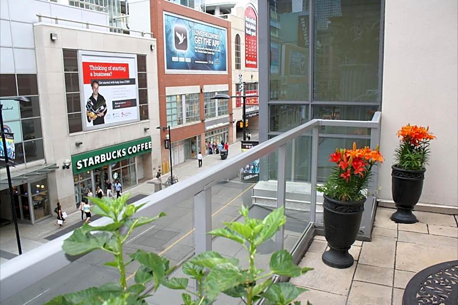 Yonge Suites Apart Hotel