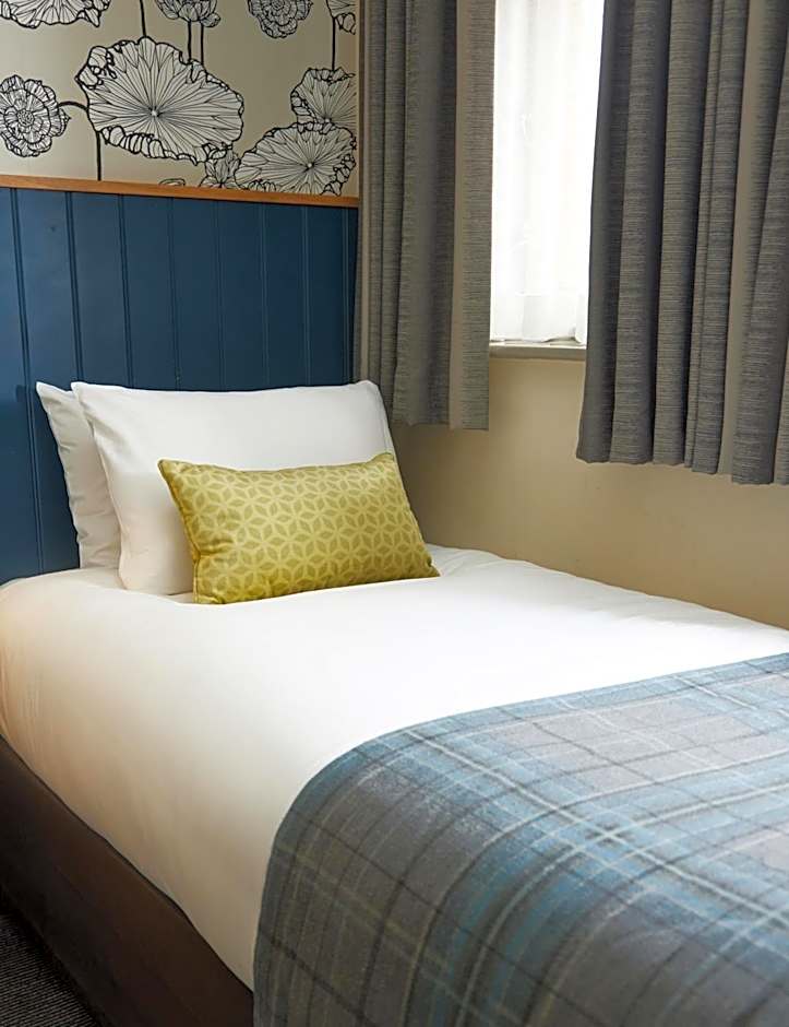 Red Lion Hotel by Greene King Inns