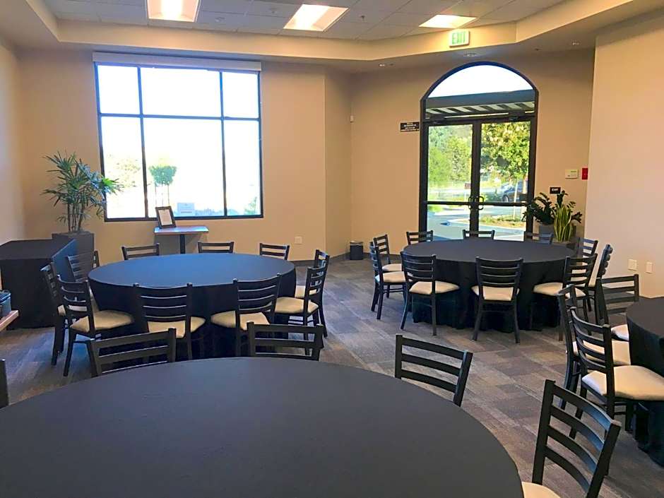 Holiday Inn Express Hotel & Suites Atascadero By IHG