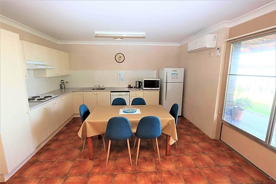 Lake Edge Apartments