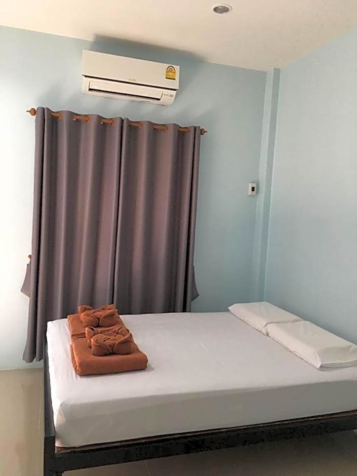 Khaosok Secret Hostel