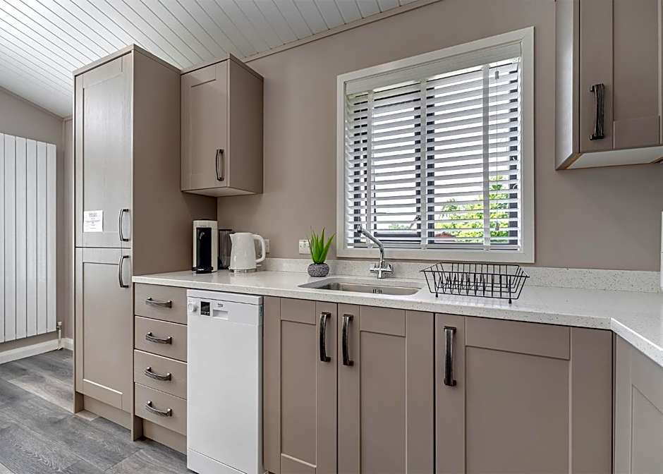 Charlesworth Lodges