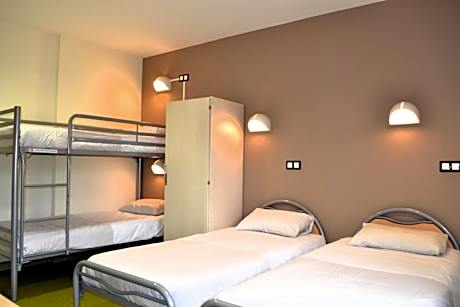 Quadruple Room with Private Bathroom