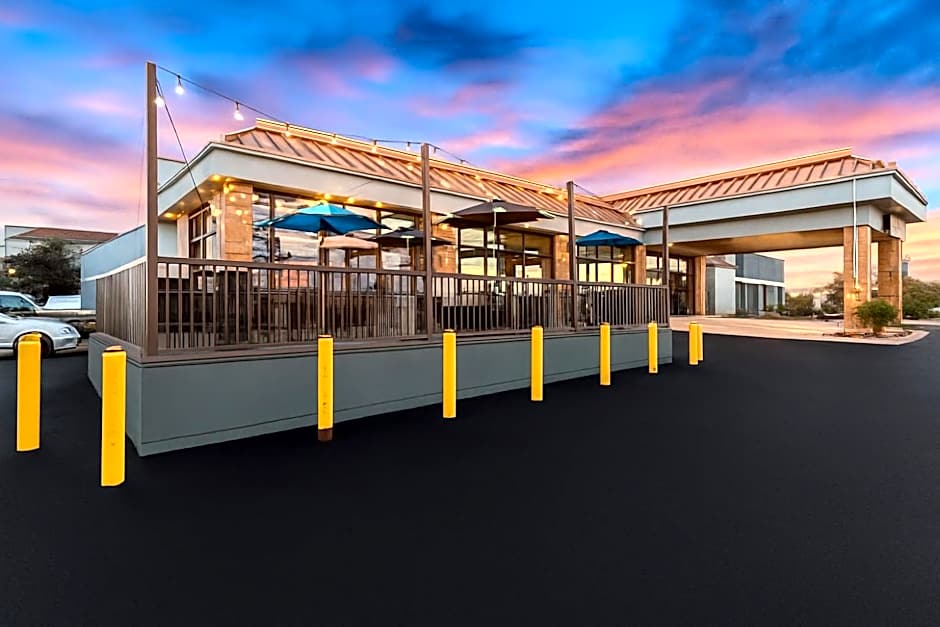 Suburban Studios Salt Lake City Airport