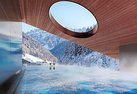 The Oswald Grand Hotel