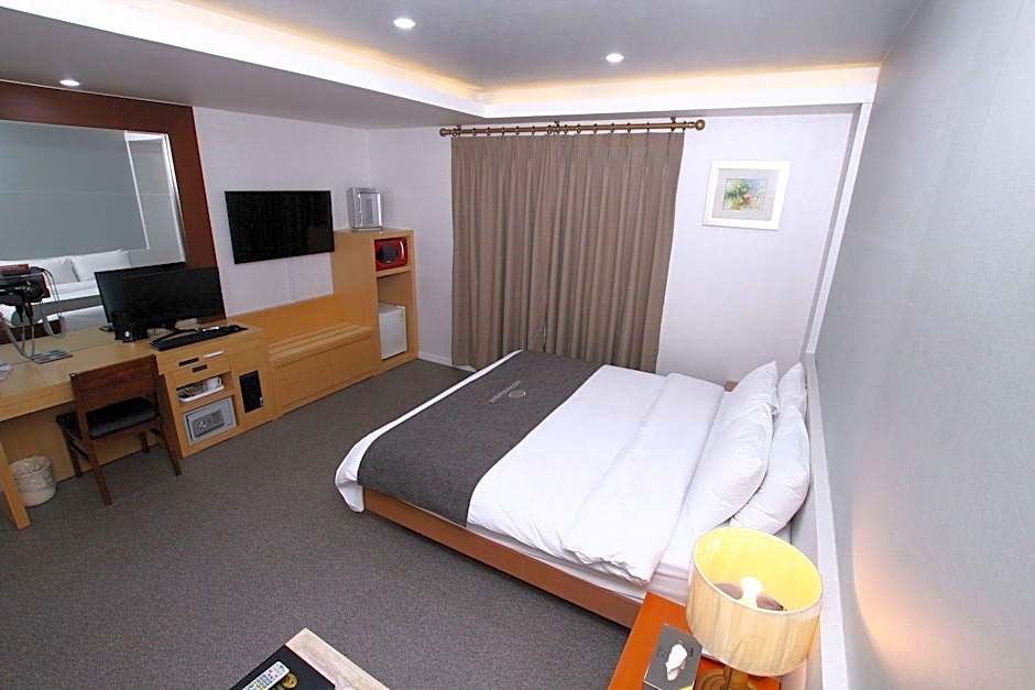 Amour Symphony Hotel