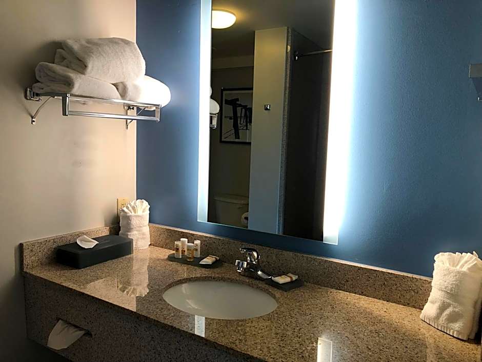 La Quinta Inn & Suites by Wyndham Panama City Beach