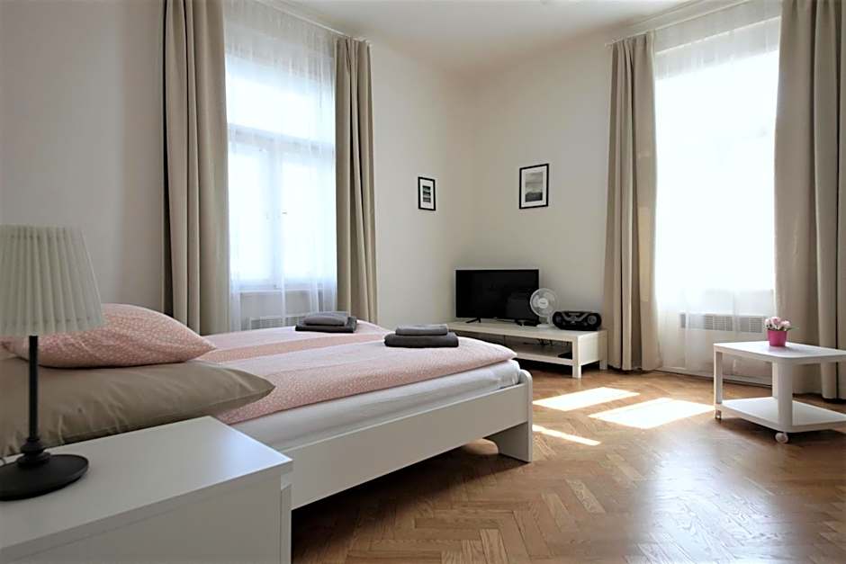 Angel City Aparthotel