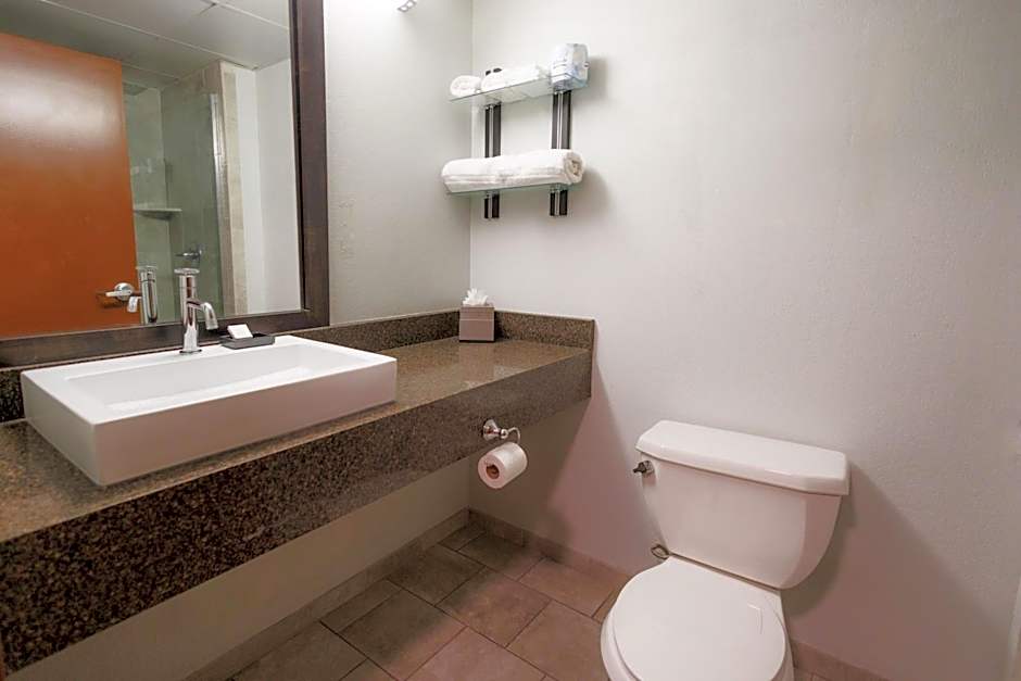 SEVEN Sebring Raceway Hotel