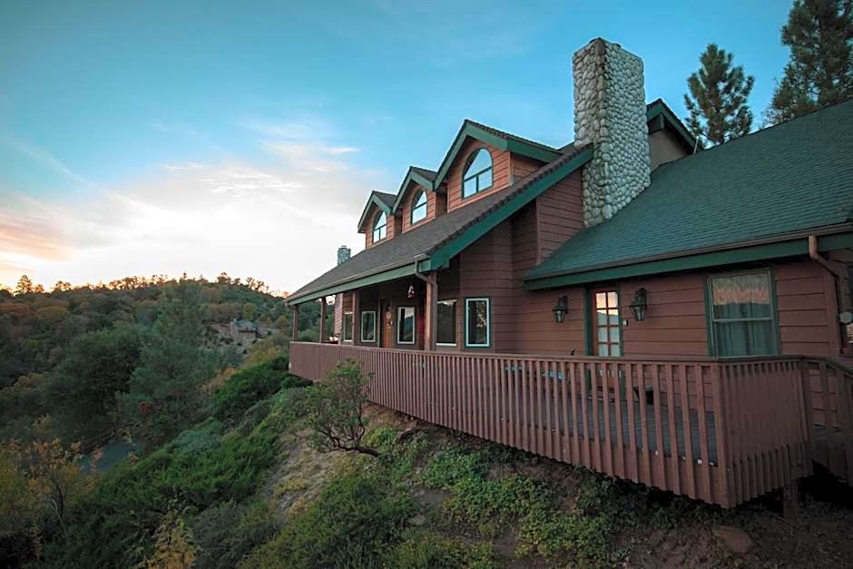 Tucker Peak Lodge
