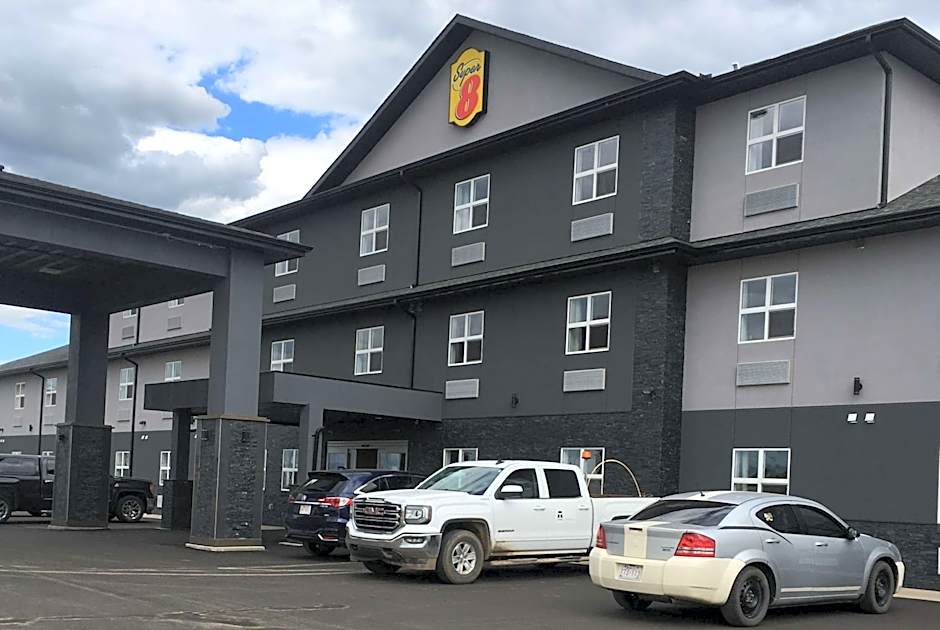 Super 8 by Wyndham Hardisty