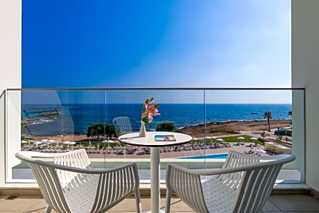 Double or twin deluxe sea view