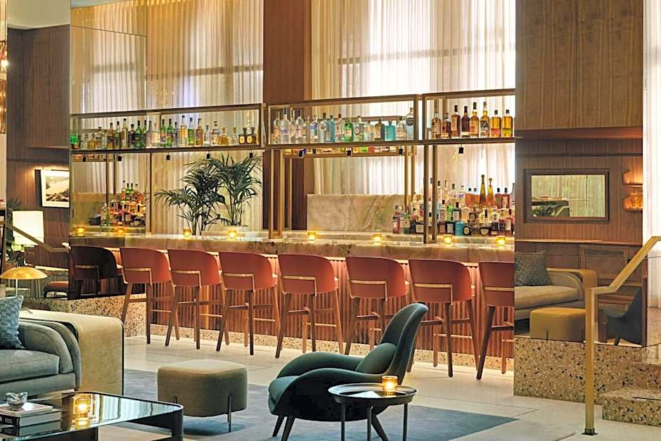 The Hollywood Grande, Autograph Collection