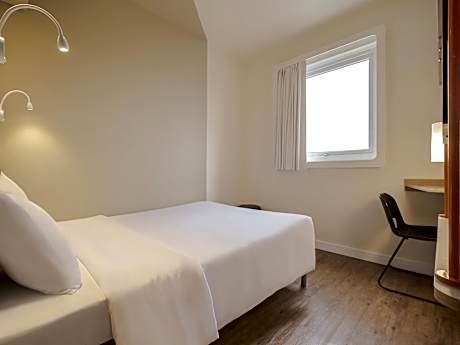 Standard Apartment With 1 Double Size Bed