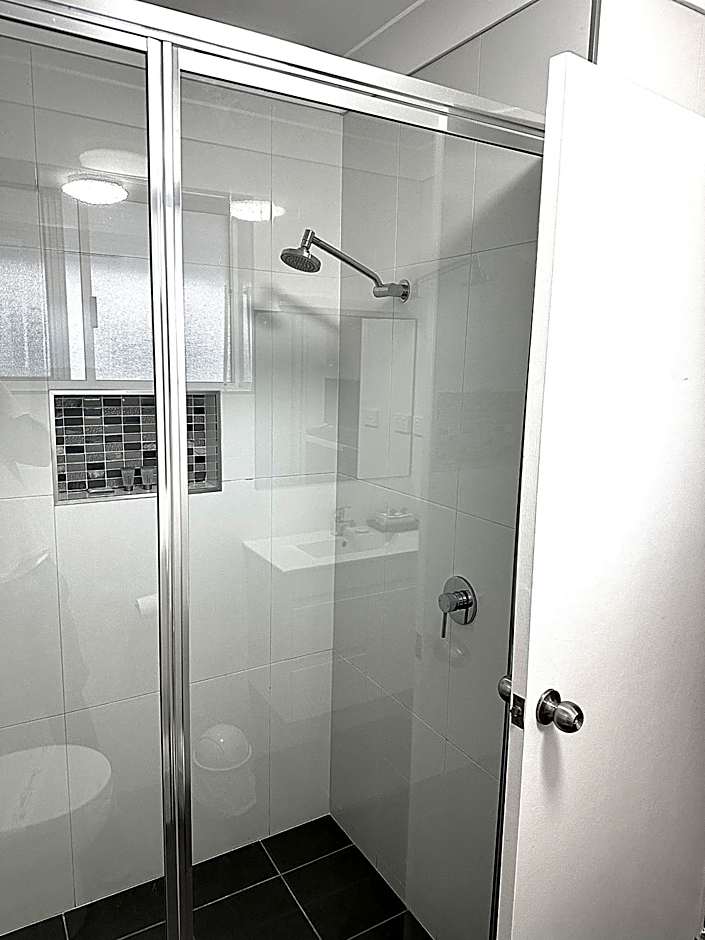 Rosebourne Gardens Motel