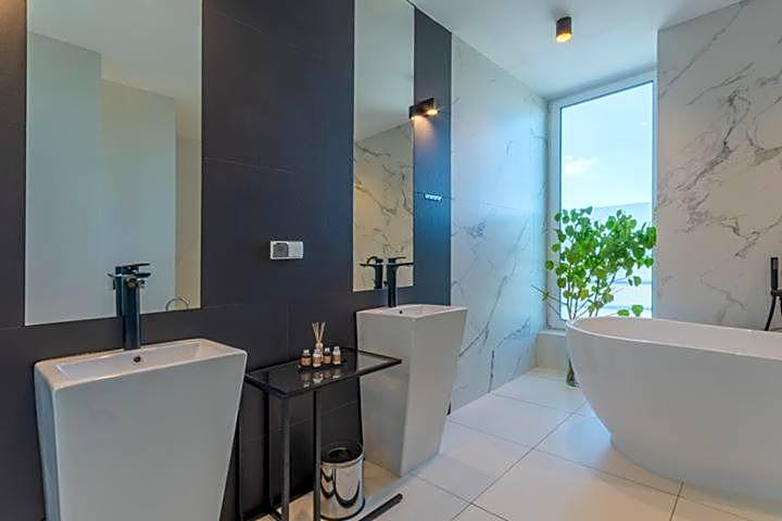 Hotel Lantier & Swimming Pool Zone