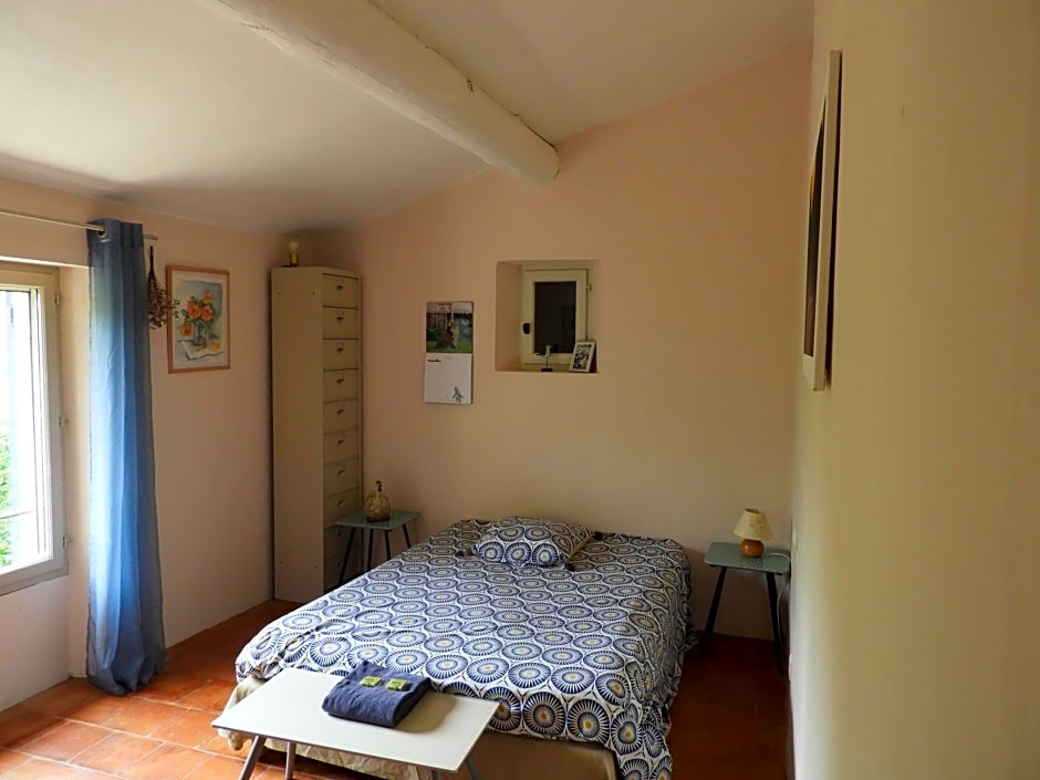 Chambre au calme chez des particuliers