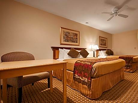 Queen Room with Two Queen Beds - Non-Smoking