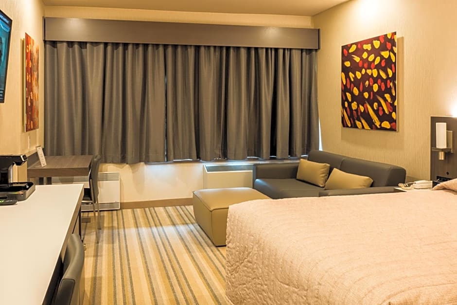 Le Chabrol Hotel & Suites