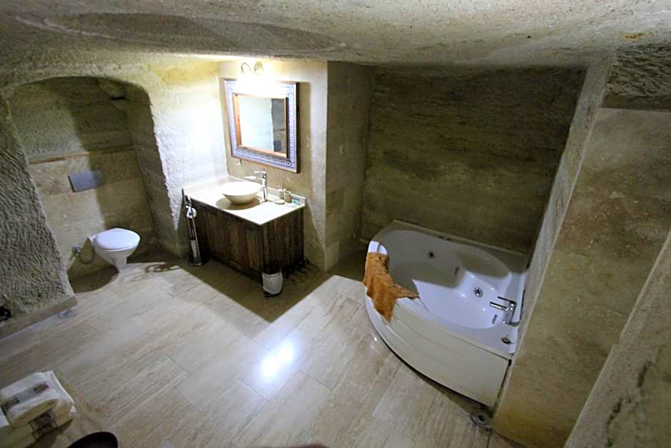 Family Cave Suite Hotel