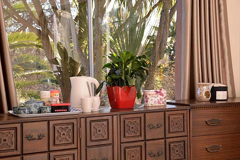 English Cherry Tree Manor